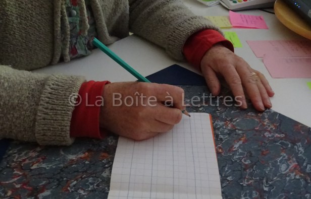 jqr tenue crayon droitier[706]